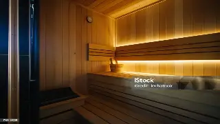 蒸腾岁月：探寻桑拿浴的古老蒸汽秘方 封面